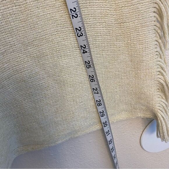Steve Madden Fringed Infinity Scarf Metallic knit ivory EUC - Picture 4 of 12
